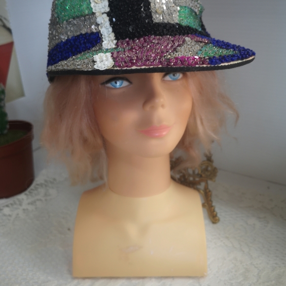 Sequins Ball Cap. - Picture 3 of 3